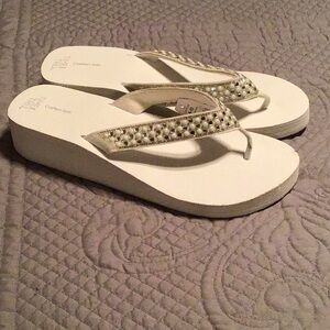 Time and tru platform wedge flip flop thong sandals.